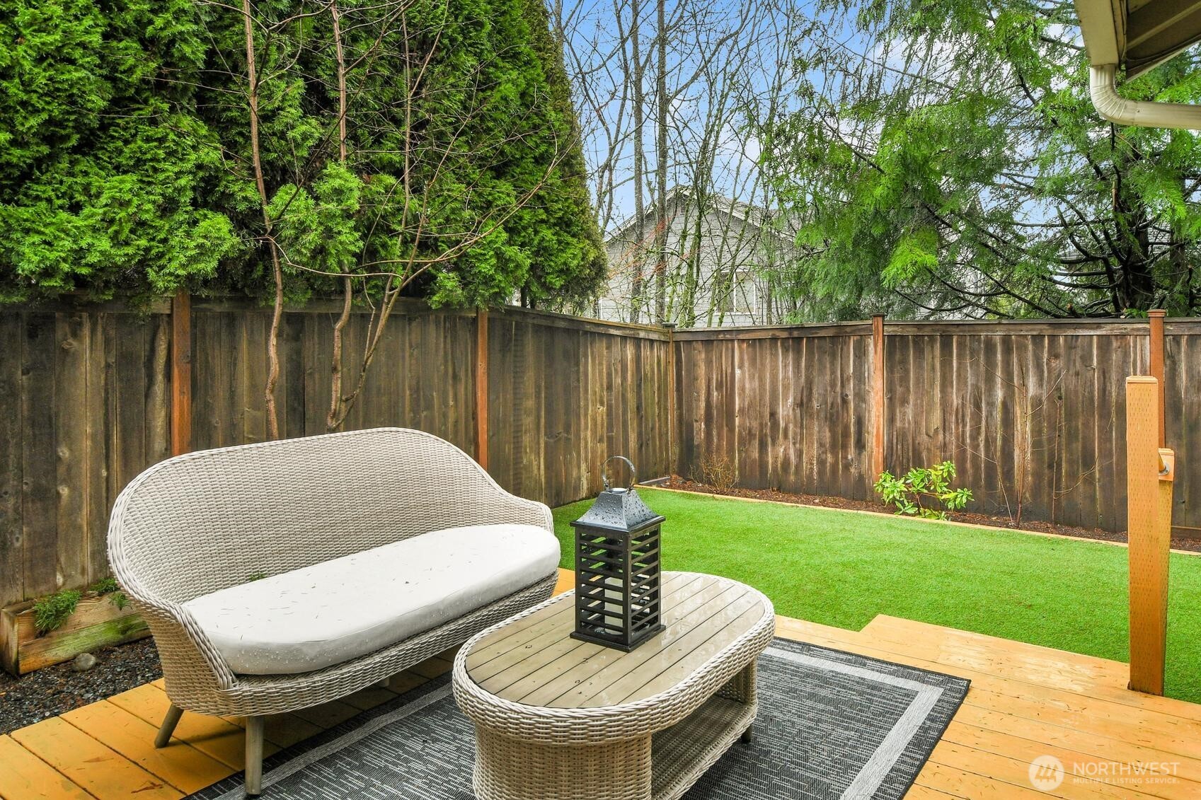 20310 Hollyhills Drive NE