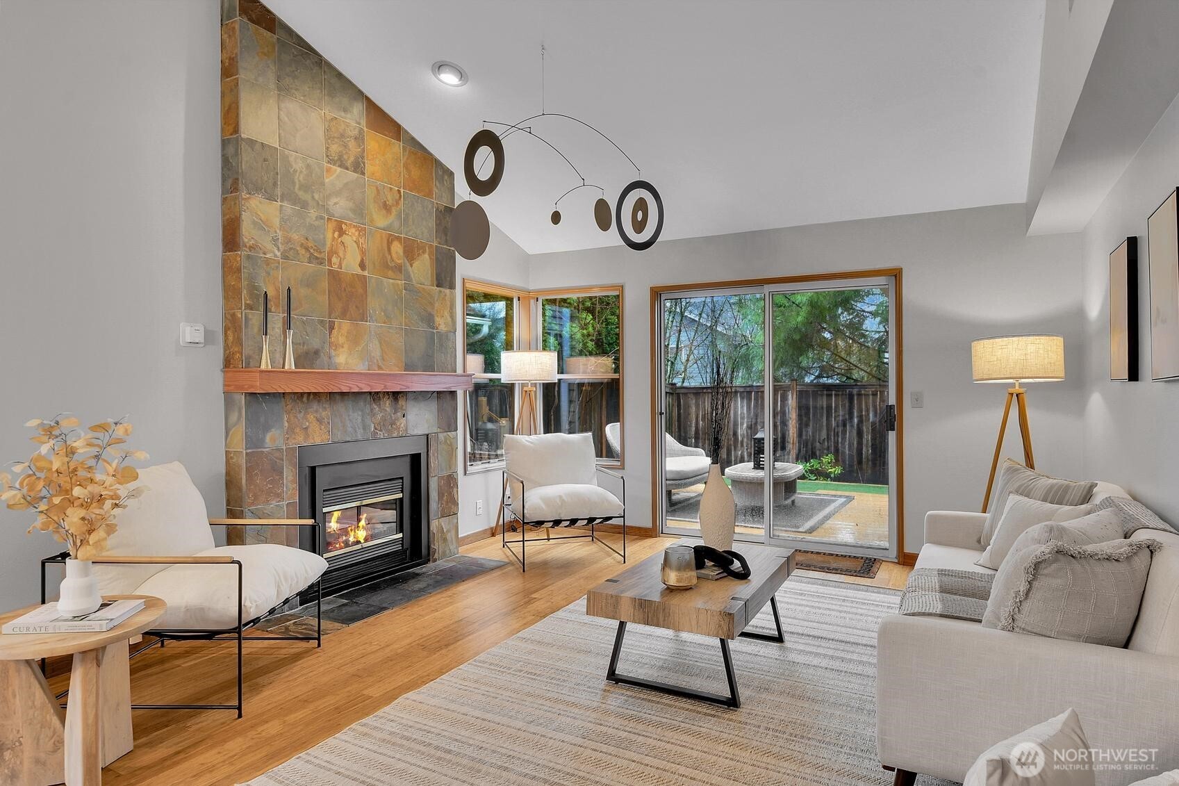 20310 Hollyhills Drive NE