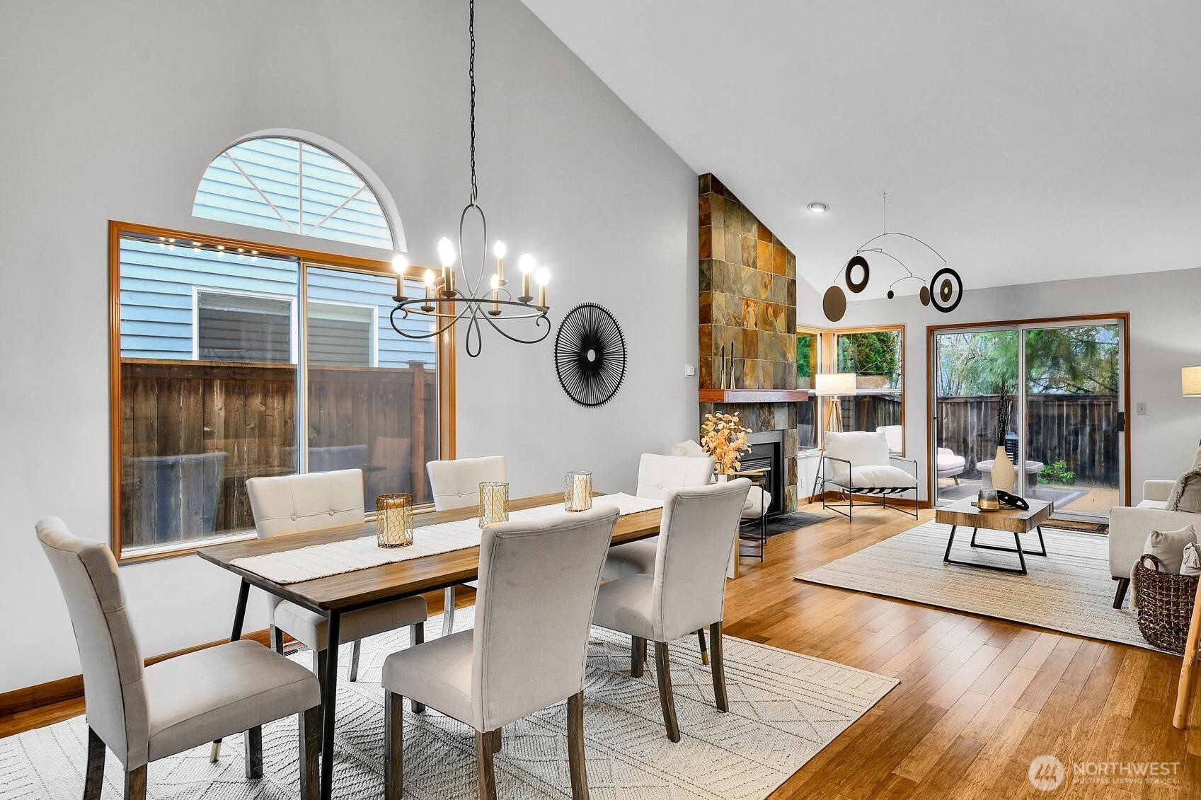 20310 Hollyhills Drive NE