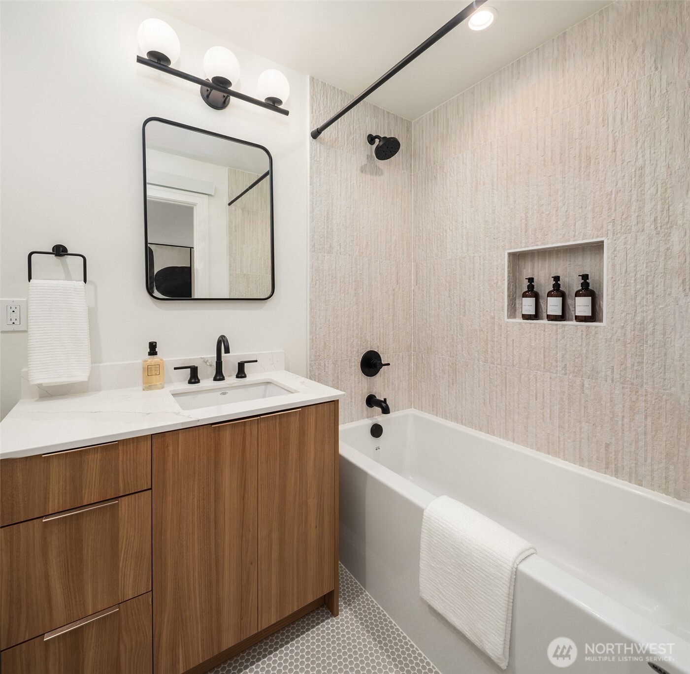 614 5th Avenue S Unit: A103