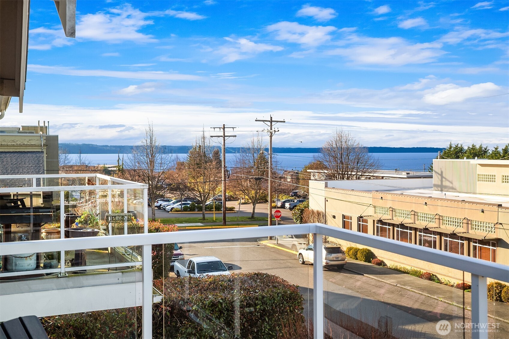 616 Glen Street Unit: 202