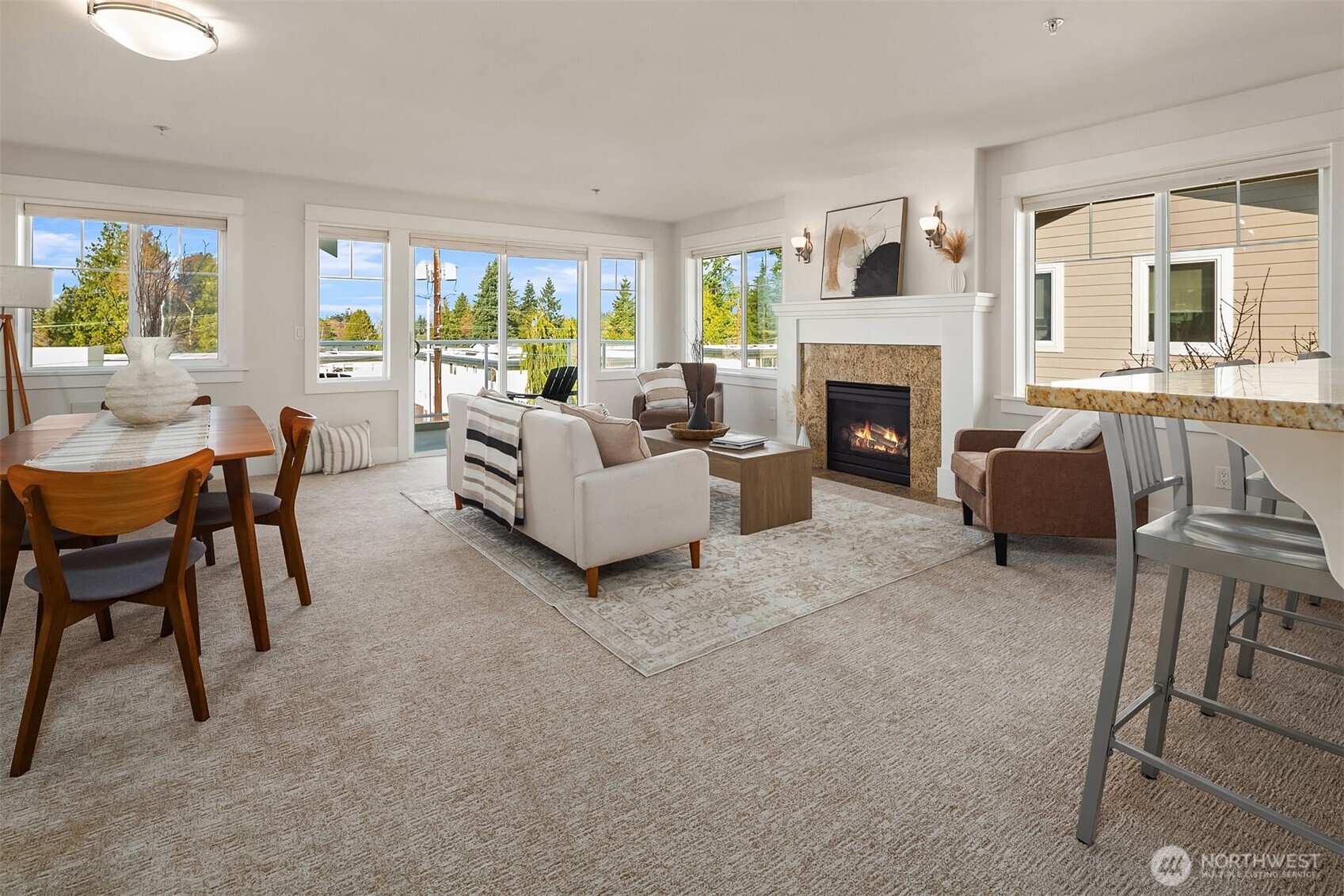 616 Glen Street Unit: 202