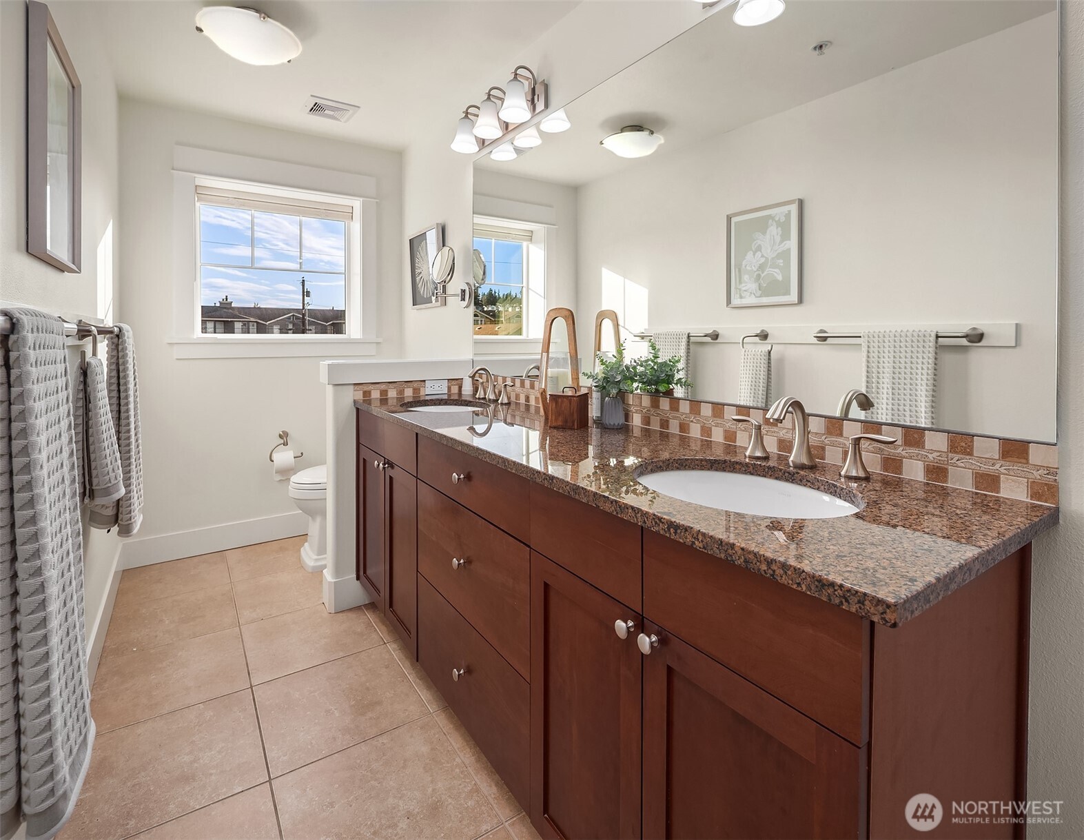 616 Glen Street Unit: 202