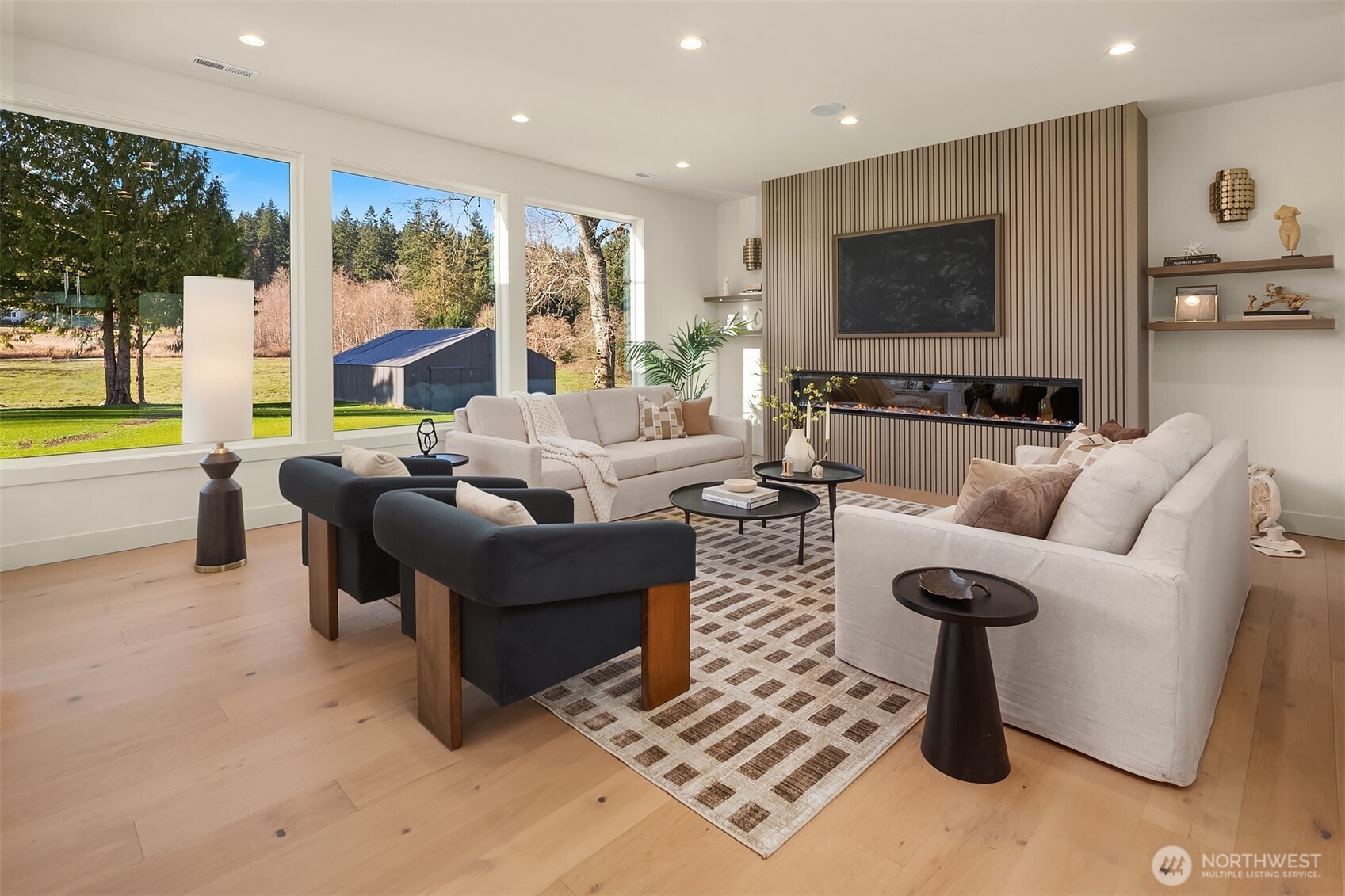 19902 Broadway Avenue