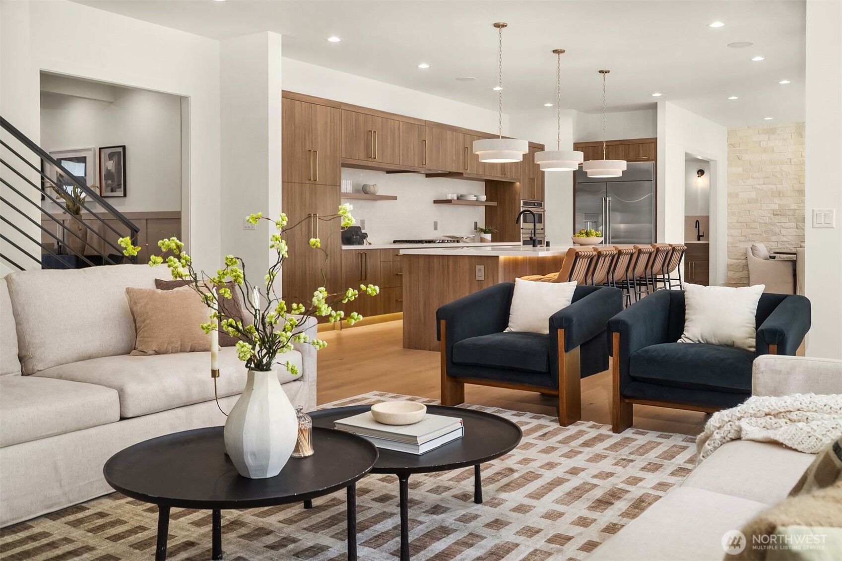 19902 Broadway Avenue