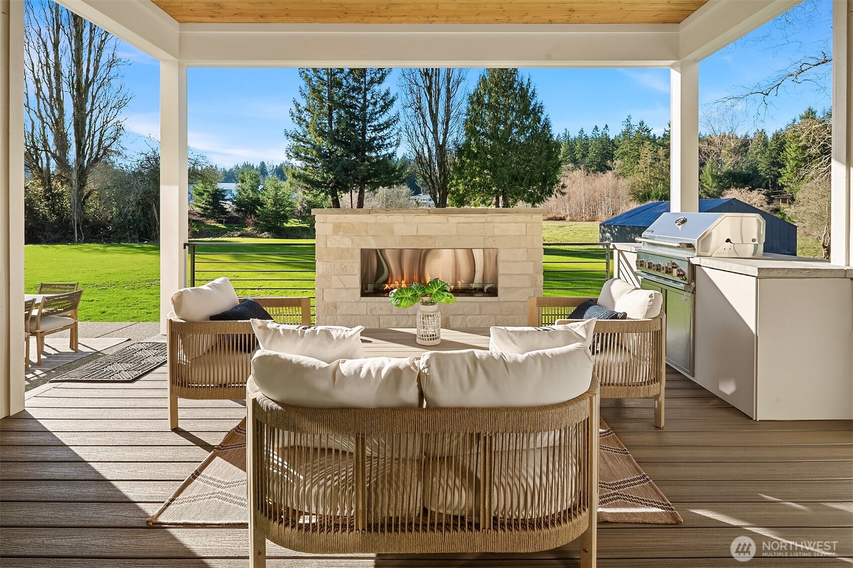 19902 Broadway Avenue