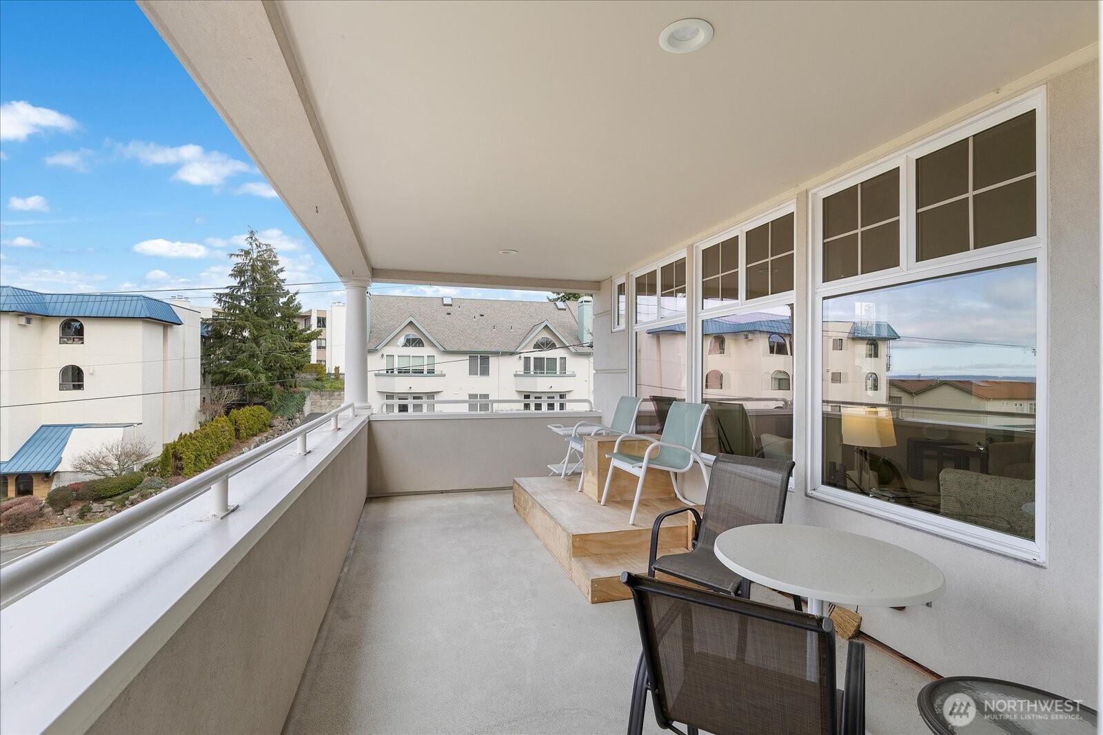 546 Walnut Street Unit: 201