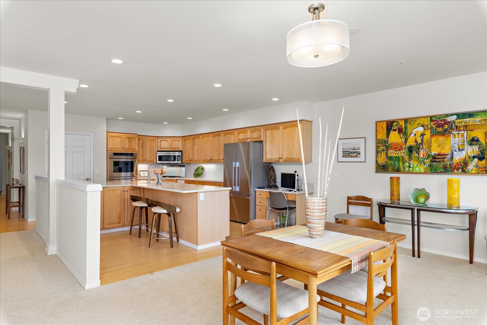 546 Walnut Street Unit: 201