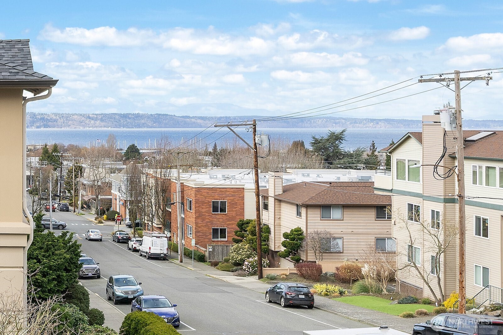 546 Walnut Street Unit: 201