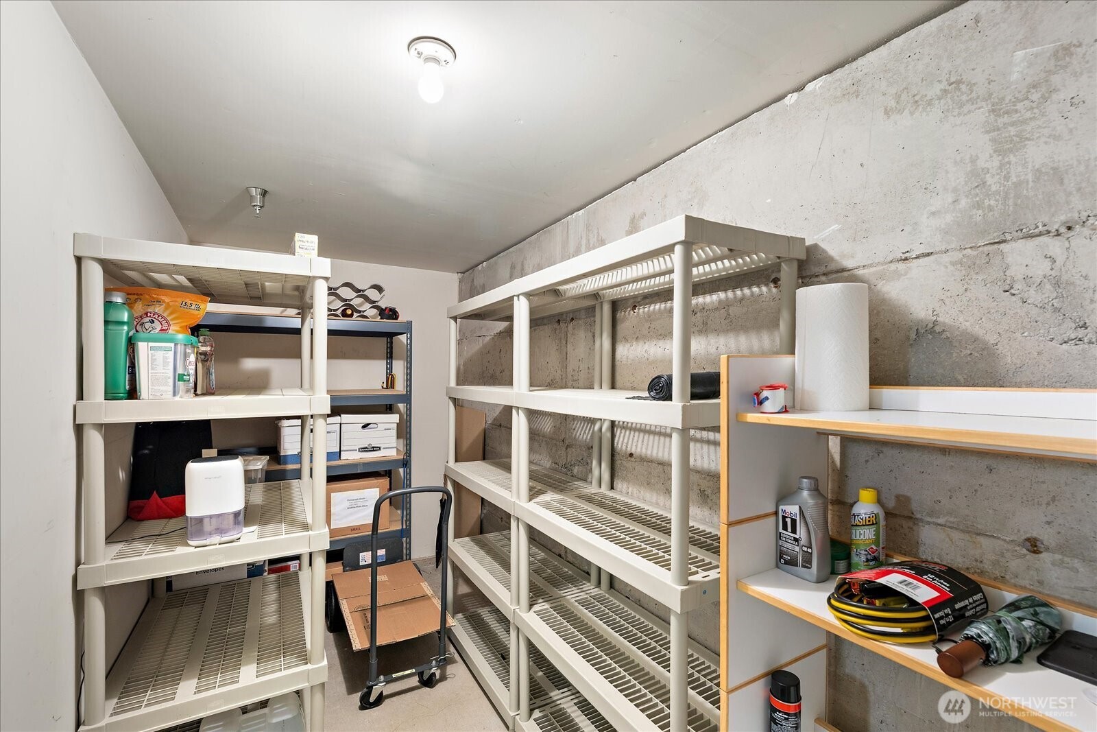 546 Walnut Street Unit: 201