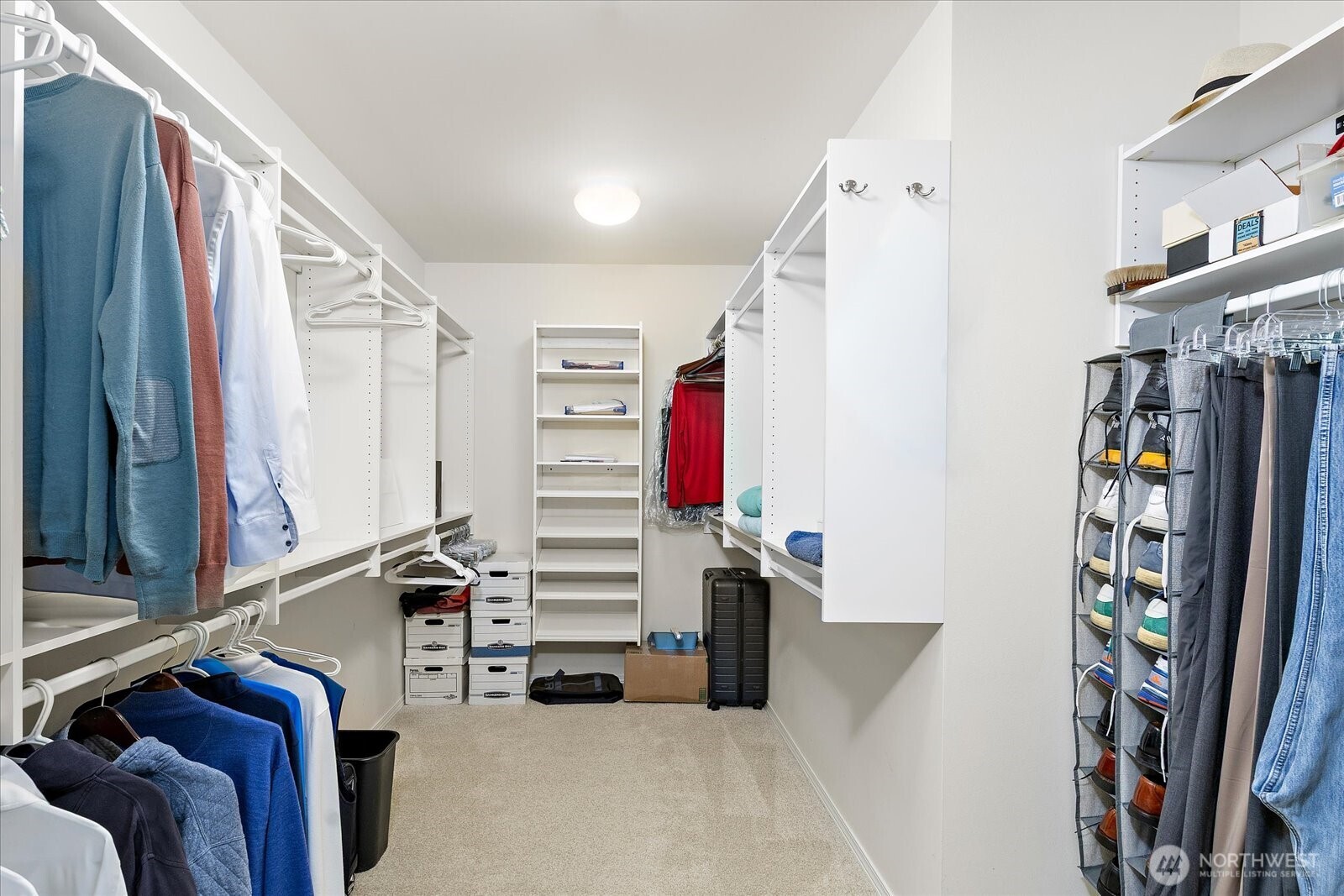 546 Walnut Street Unit: 201