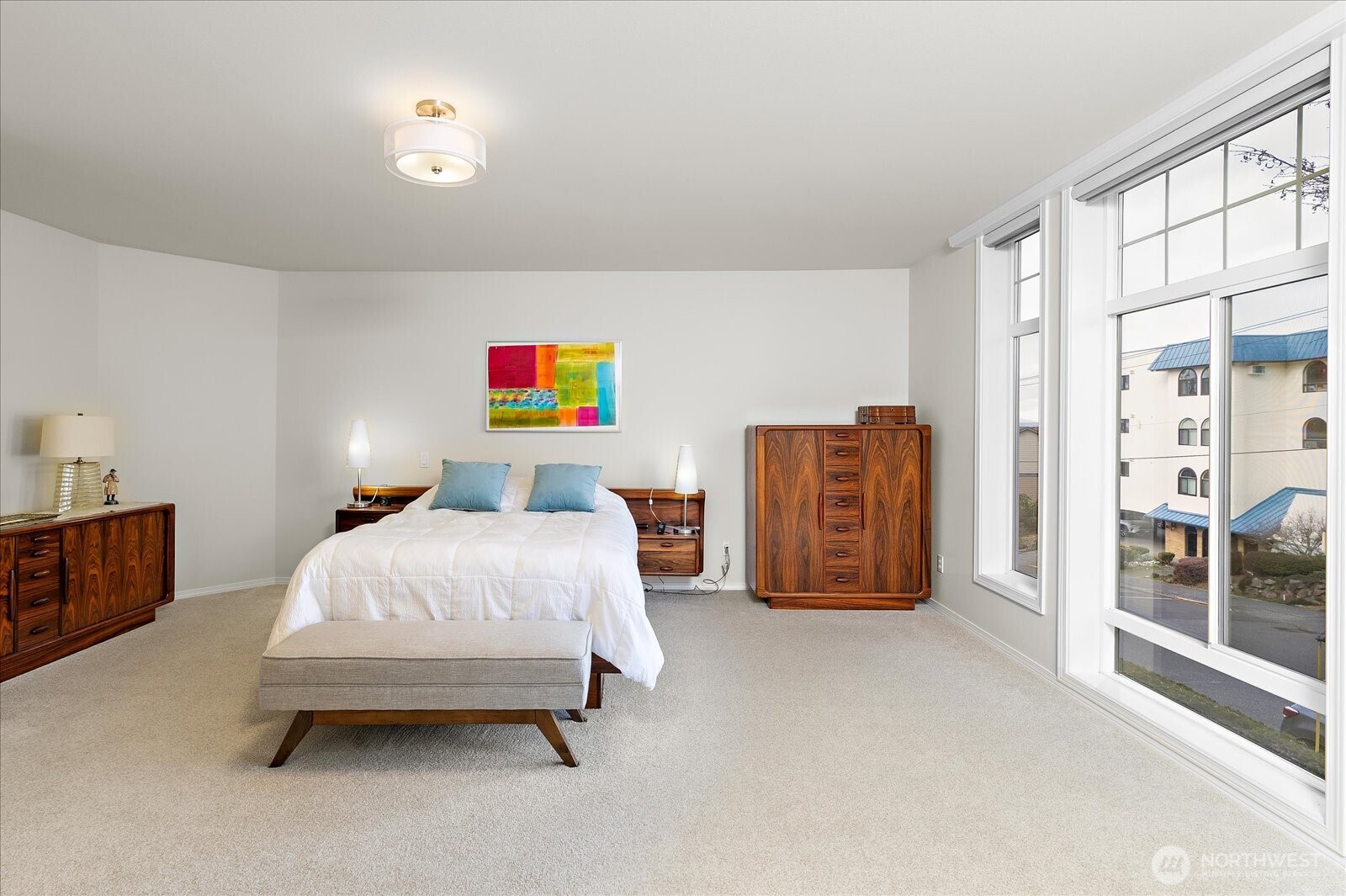 546 Walnut Street Unit: 201