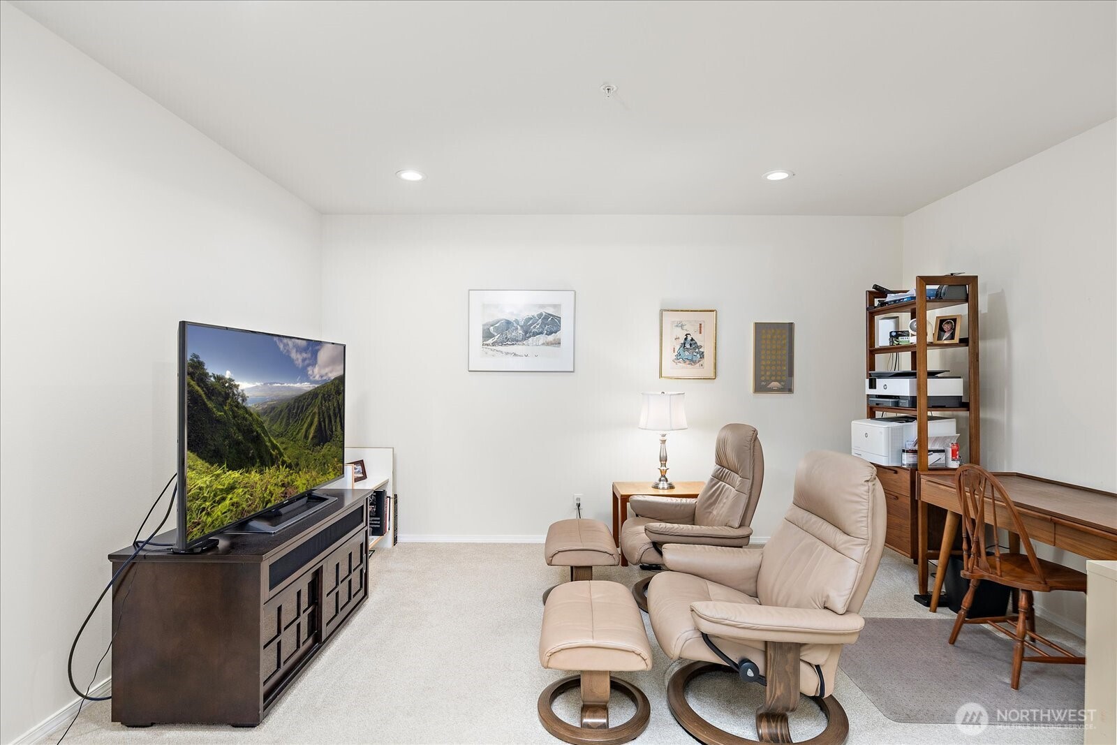 546 Walnut Street Unit: 201