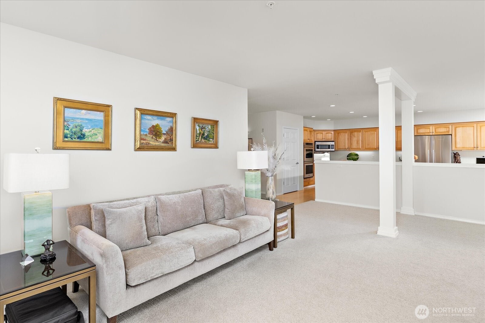 546 Walnut Street Unit: 201