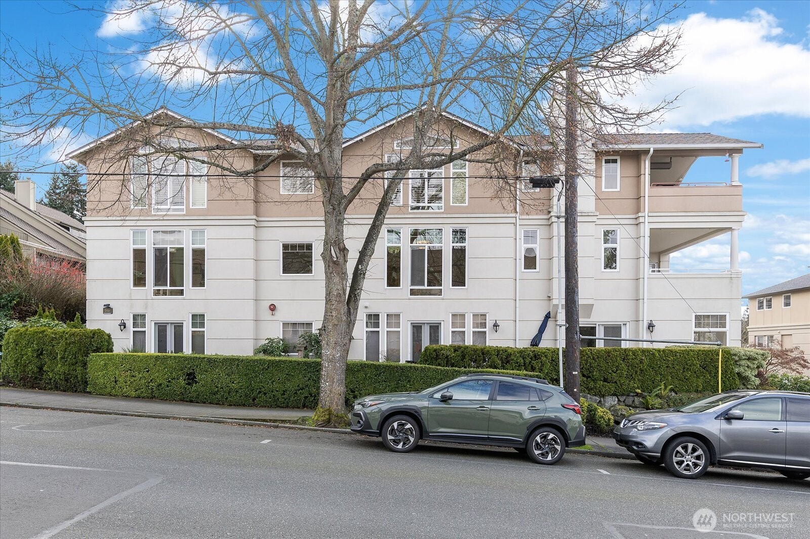 546 Walnut Street Unit: 201