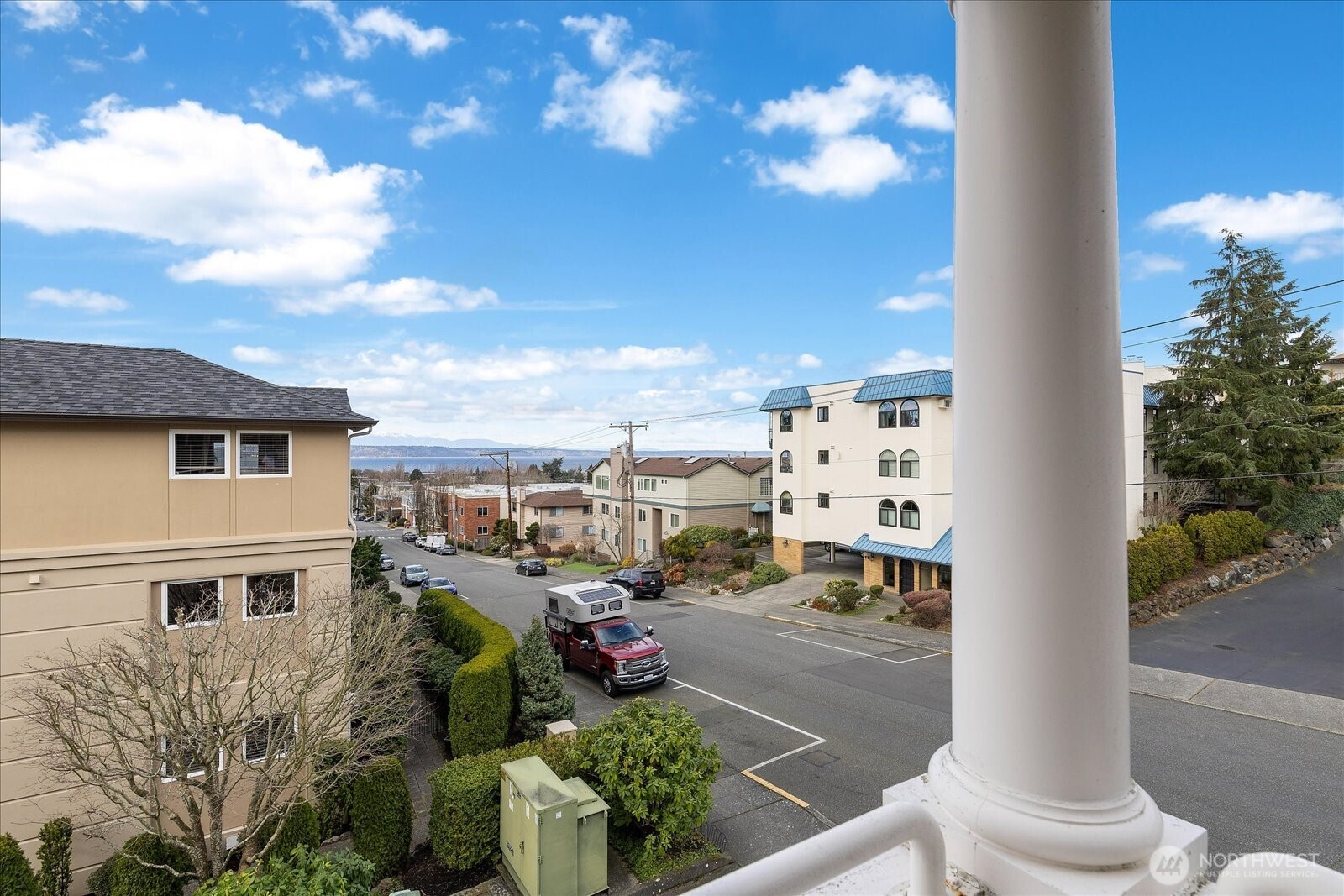 546 Walnut Street Unit: 201