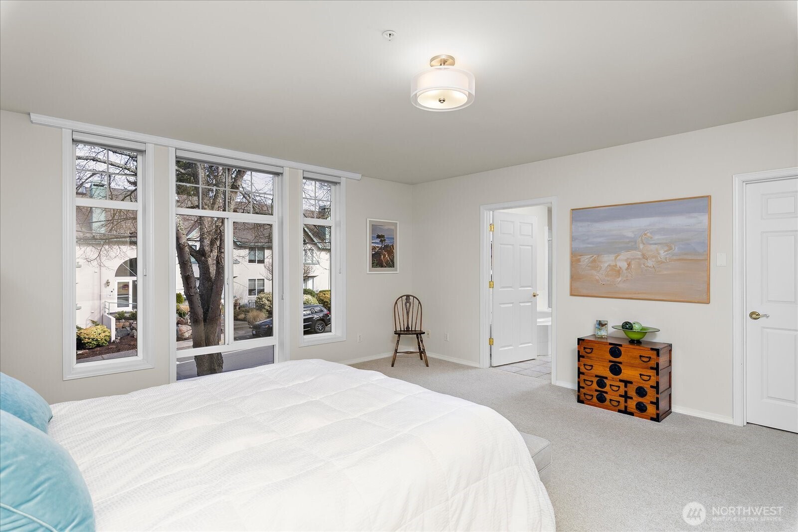 546 Walnut Street Unit: 201