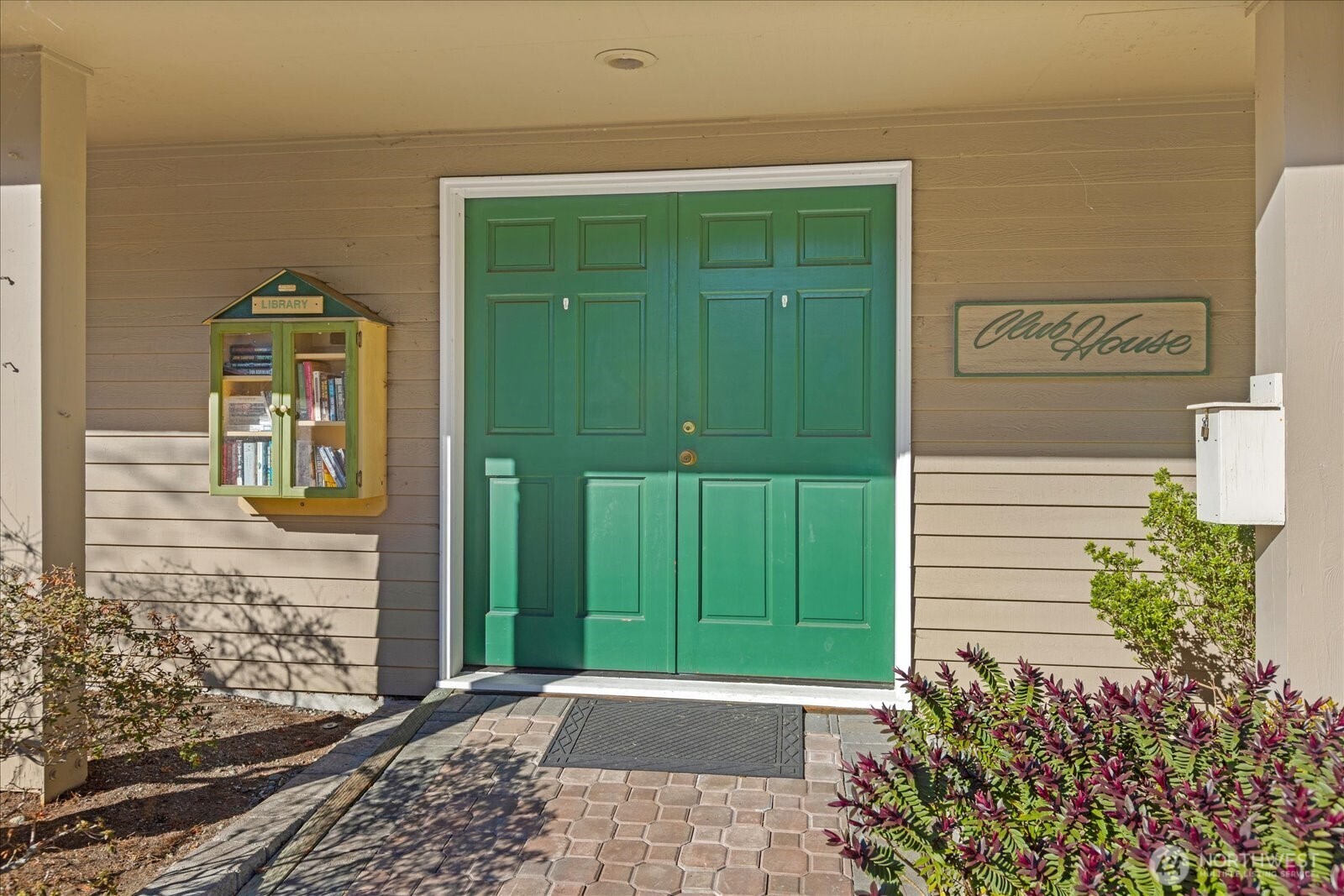 612 Elm Place