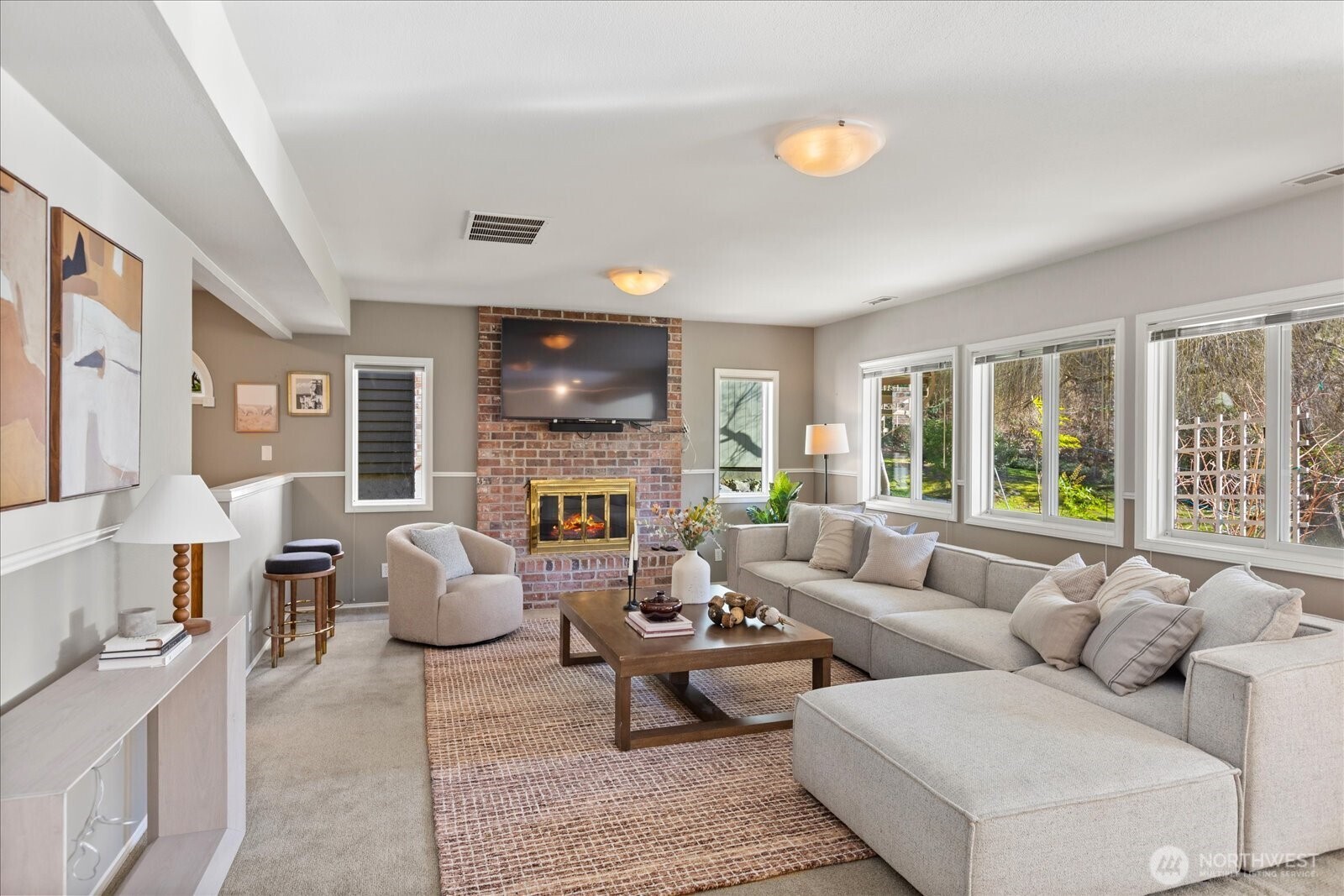 612 Elm Place
