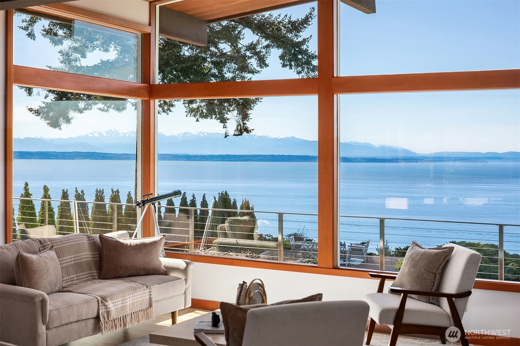 12524 Marine View Drive