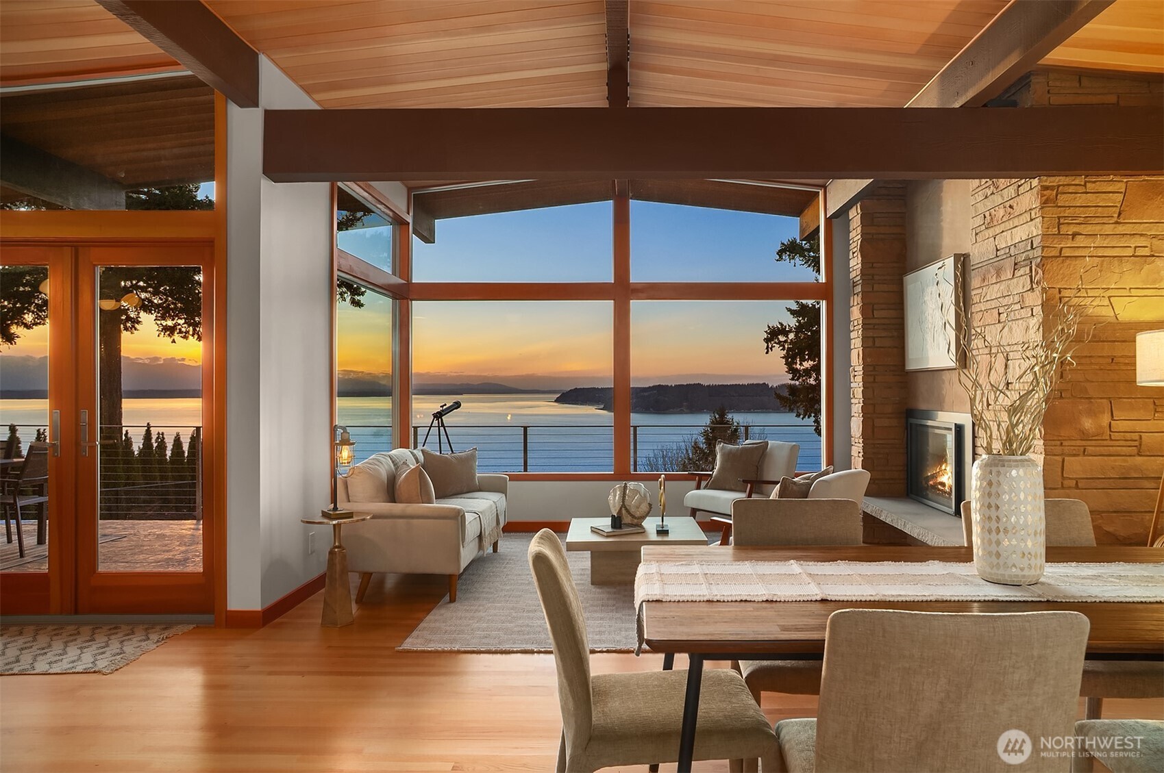 12524 Marine View Drive