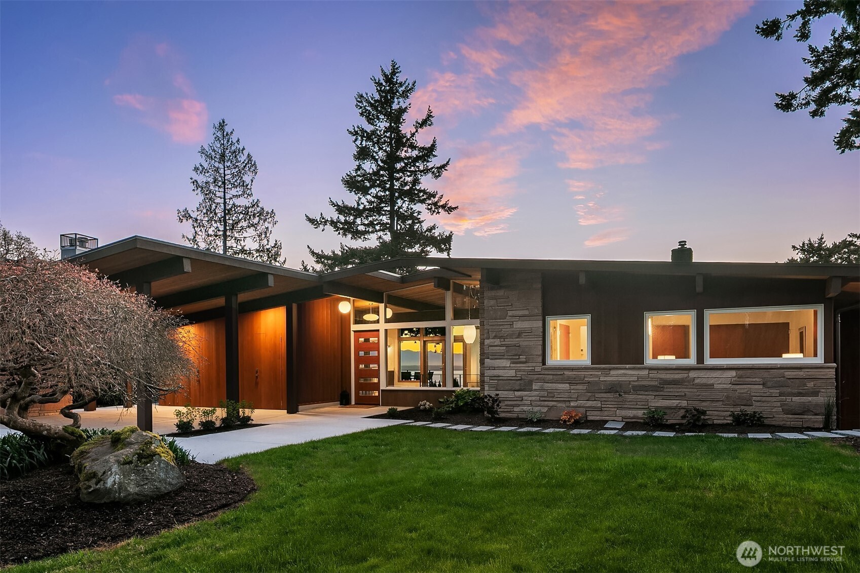 12524 Marine View Drive