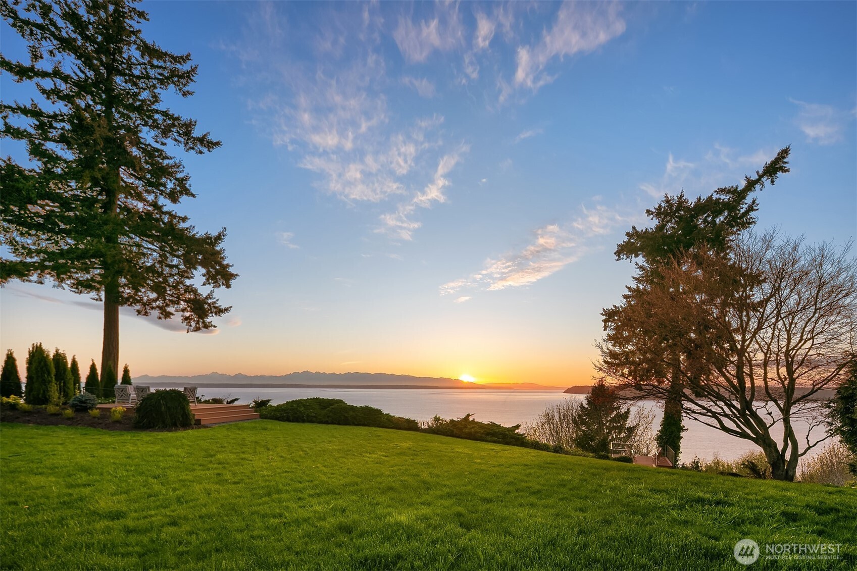12524 Marine View Drive