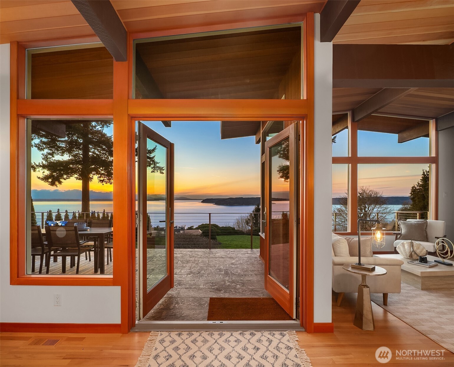 12524 Marine View Drive