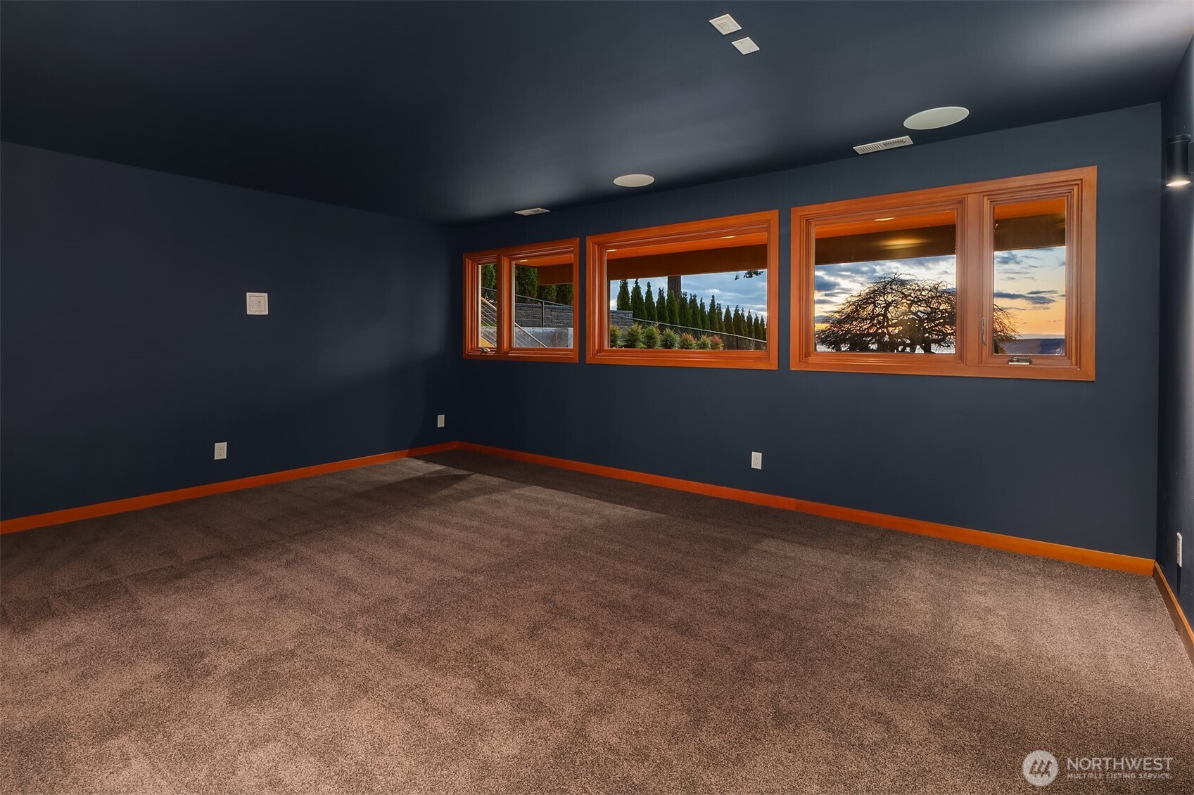 12524 Marine View Drive
