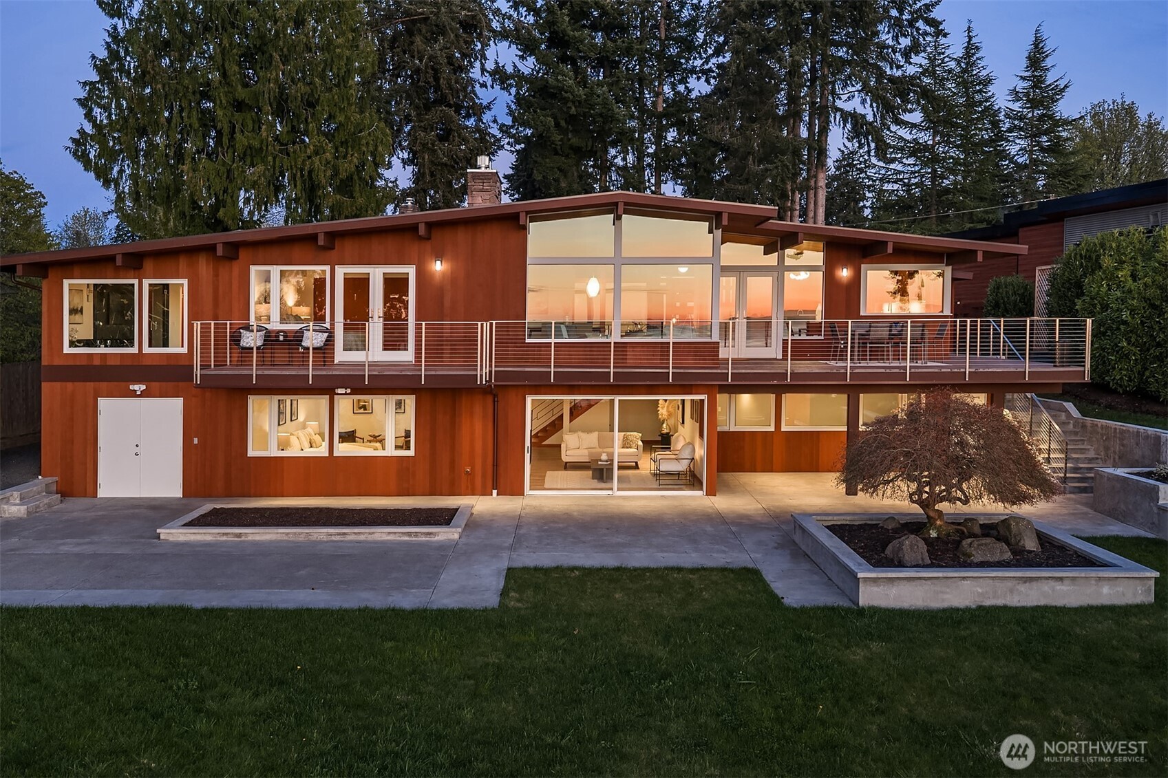 12524 Marine View Drive