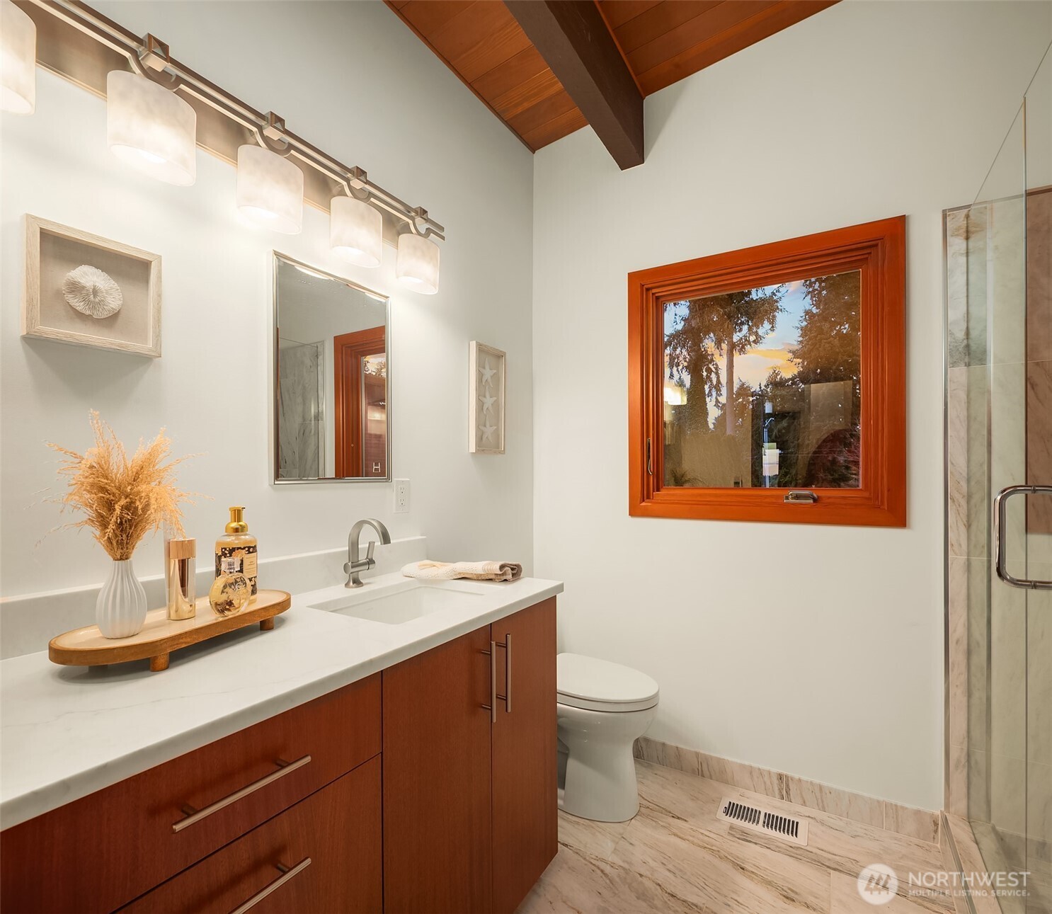 12524 Marine View Drive