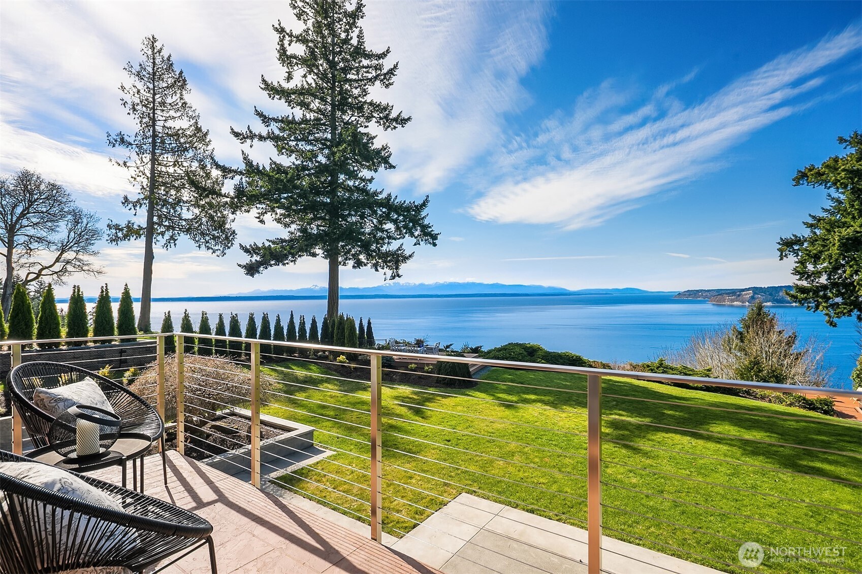 12524 Marine View Drive