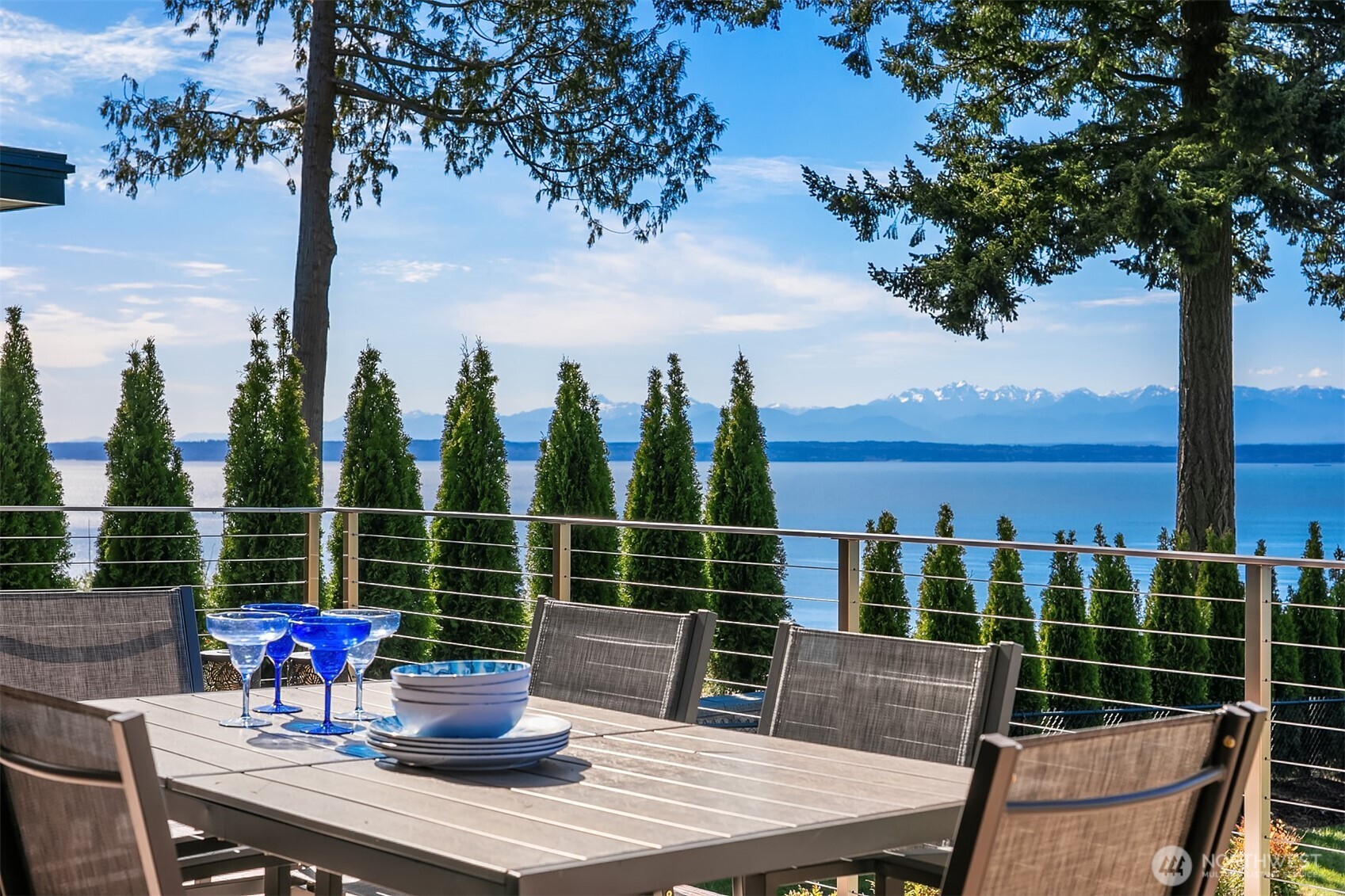 12524 Marine View Drive