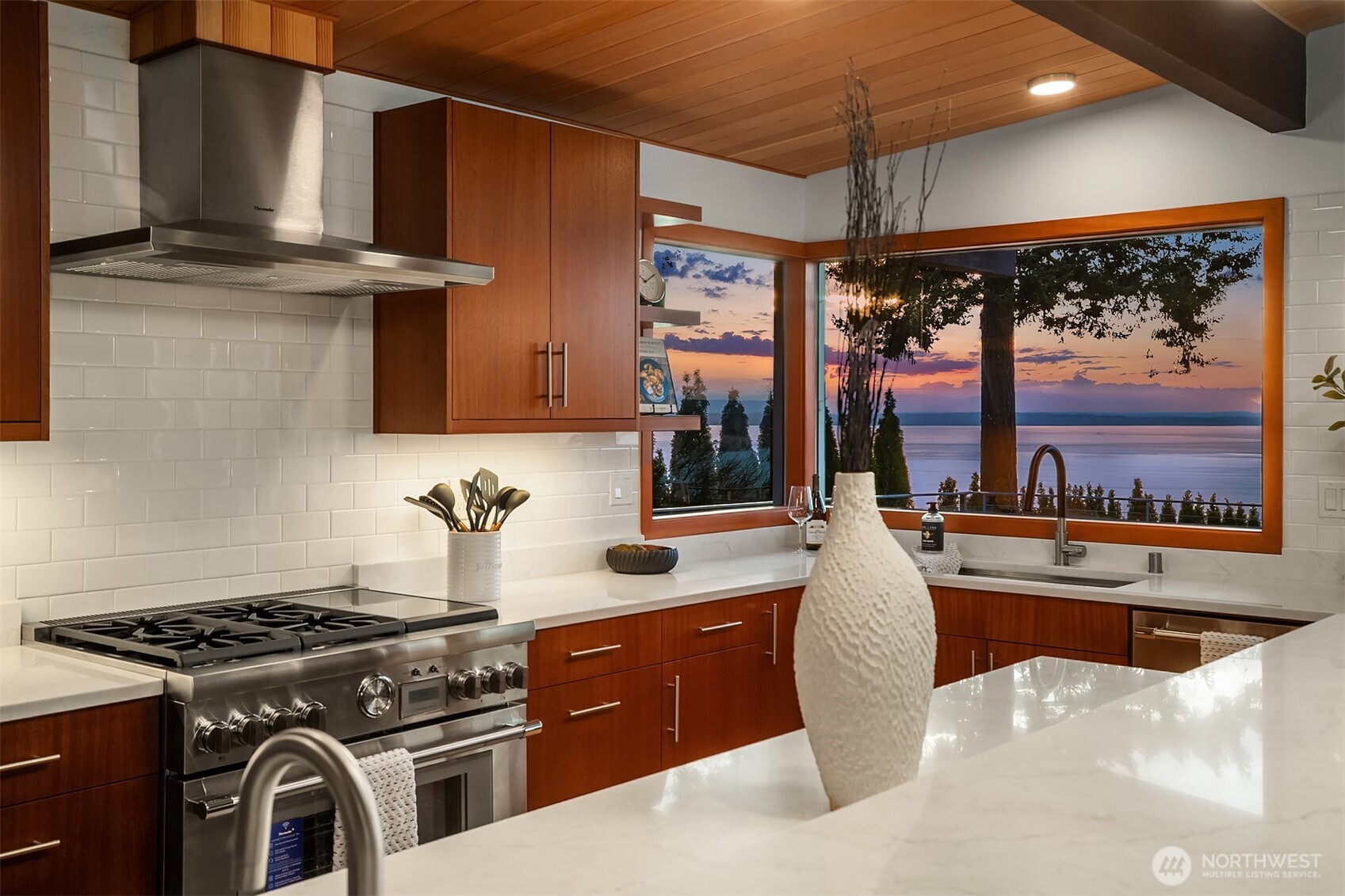 12524 Marine View Drive