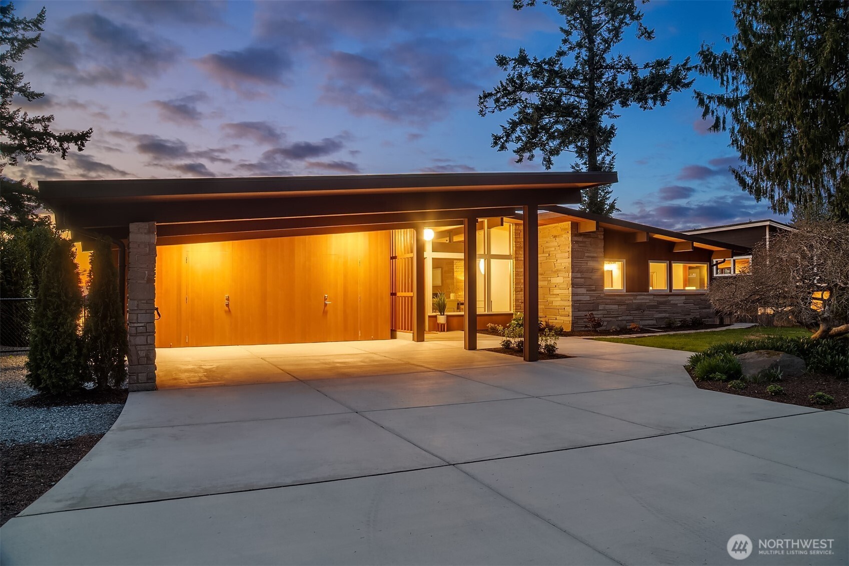 12524 Marine View Drive