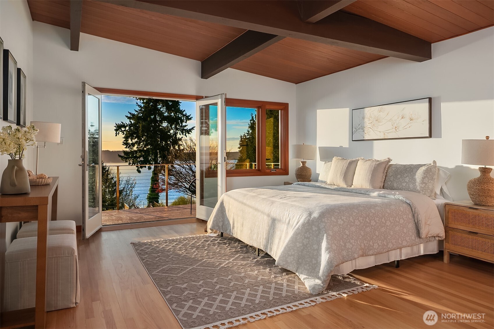 12524 Marine View Drive