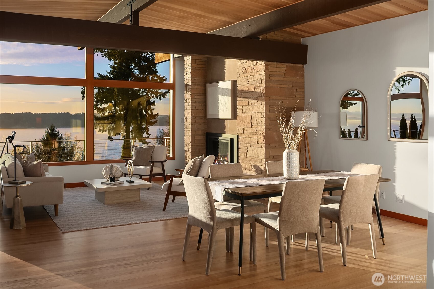 12524 Marine View Drive