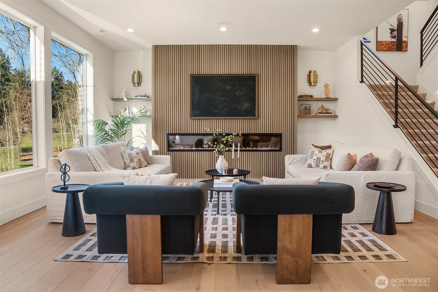 19902 Broadway Avenue