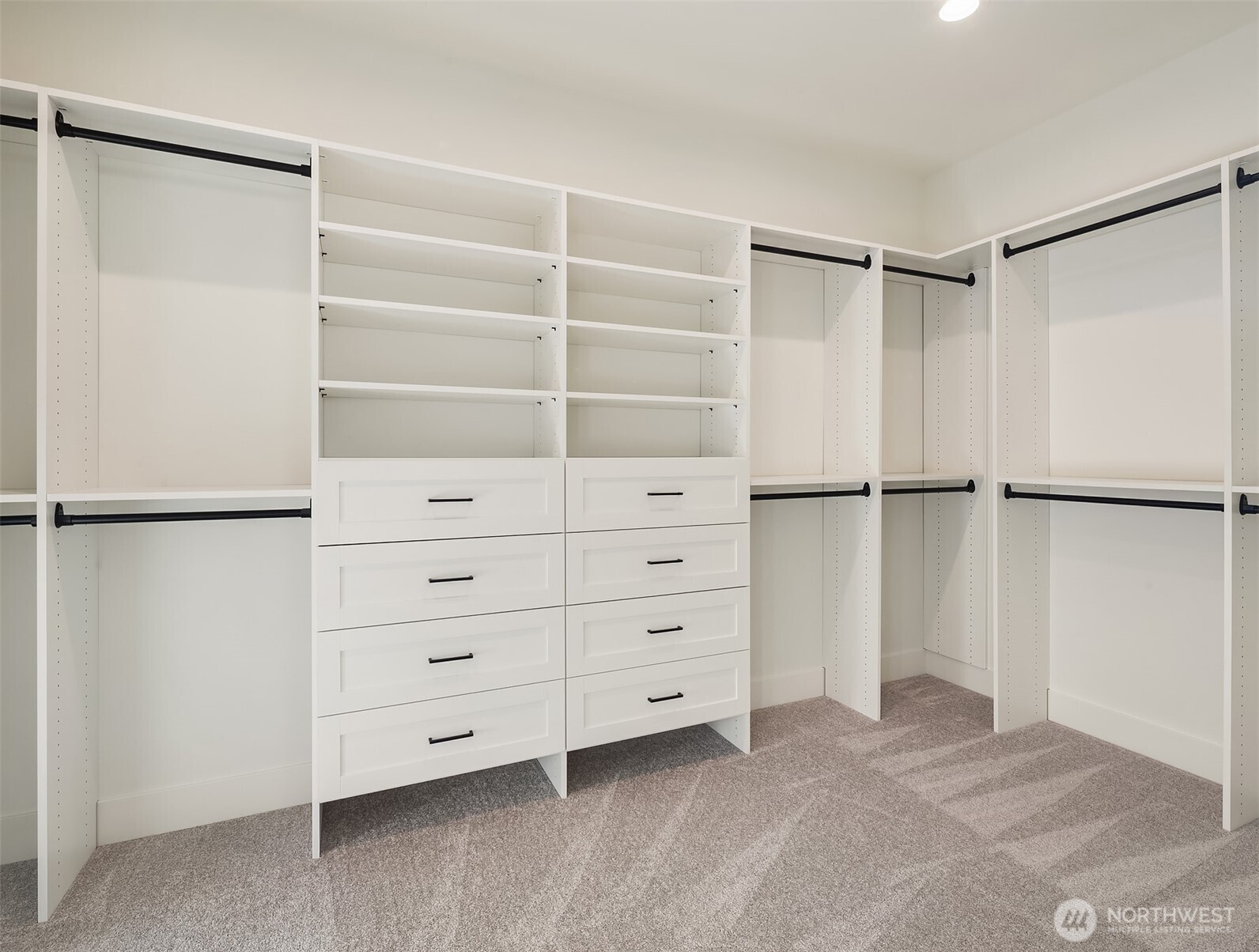 19902 Broadway Avenue