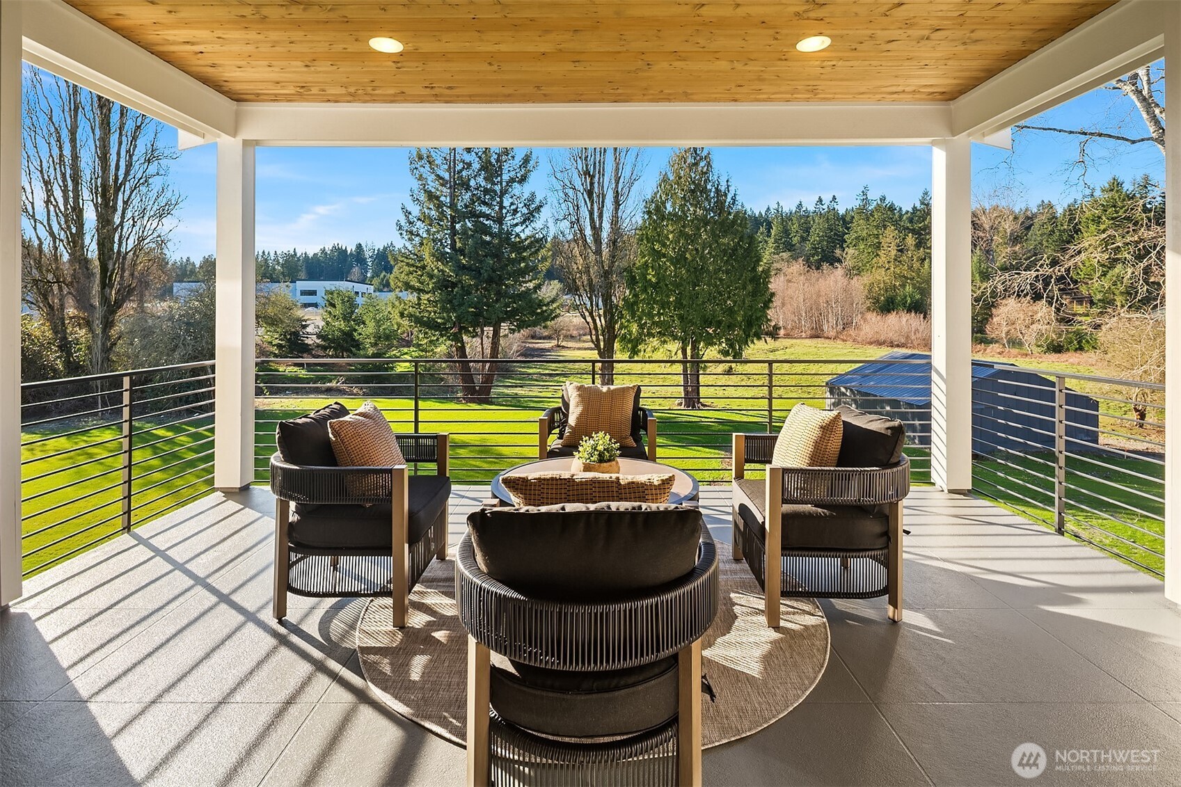 19902 Broadway Avenue