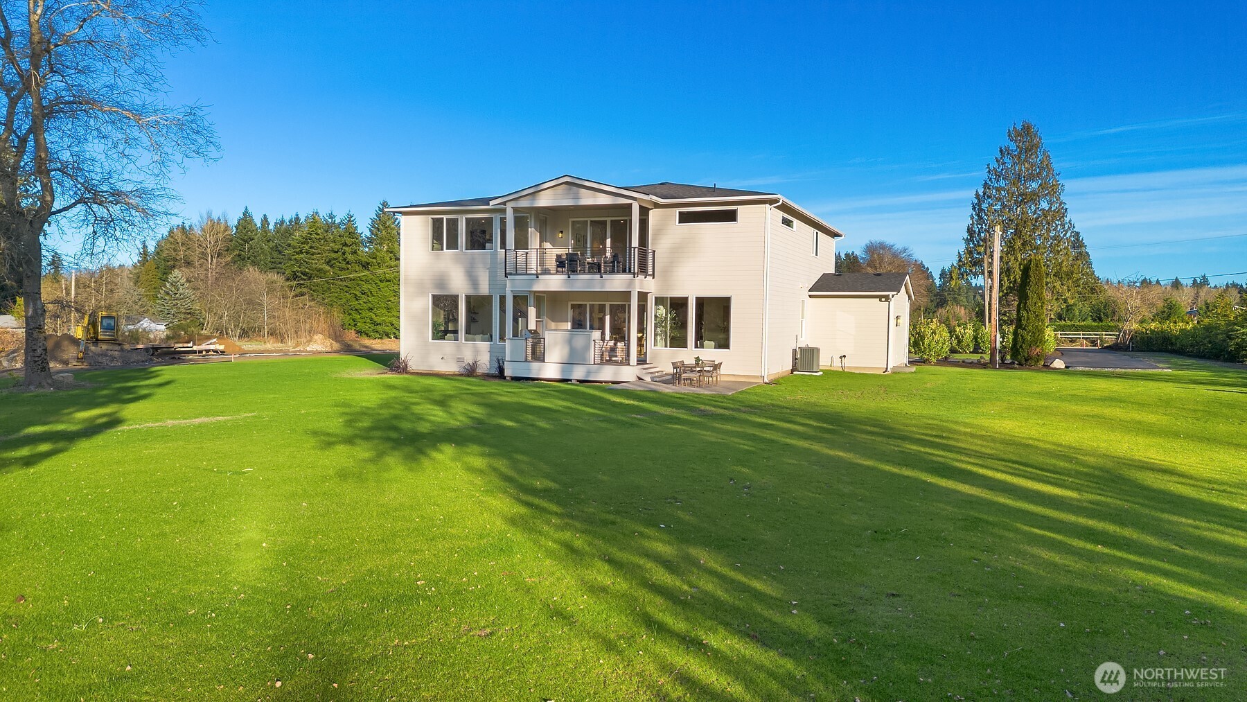 19902 Broadway Avenue