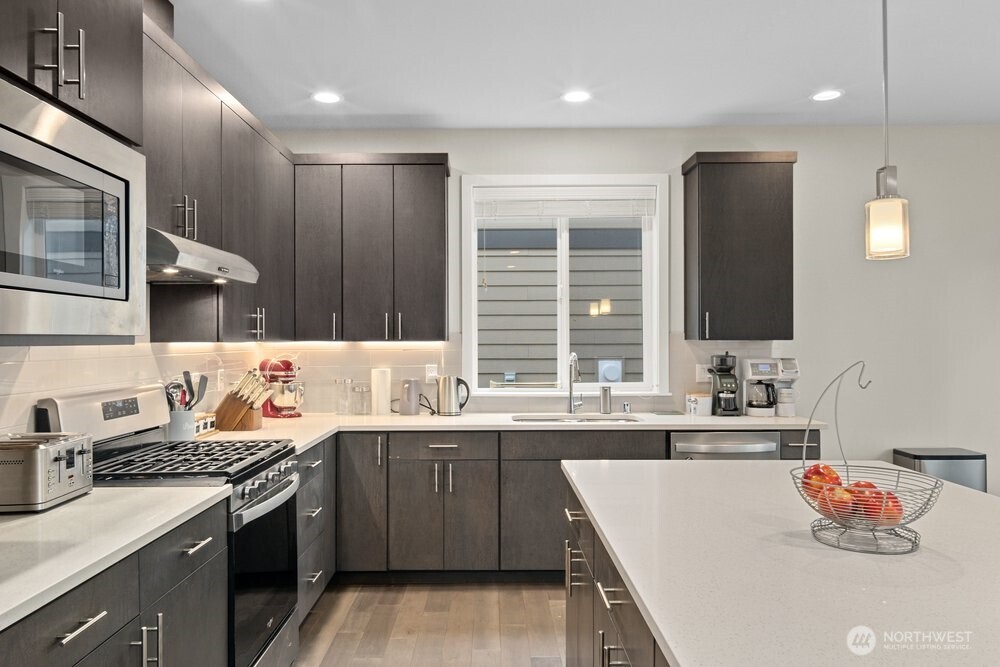 8609 244th Street SW Unit: 11