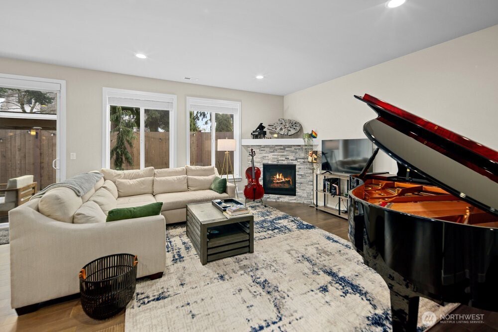 8609 244th Street SW Unit: 11