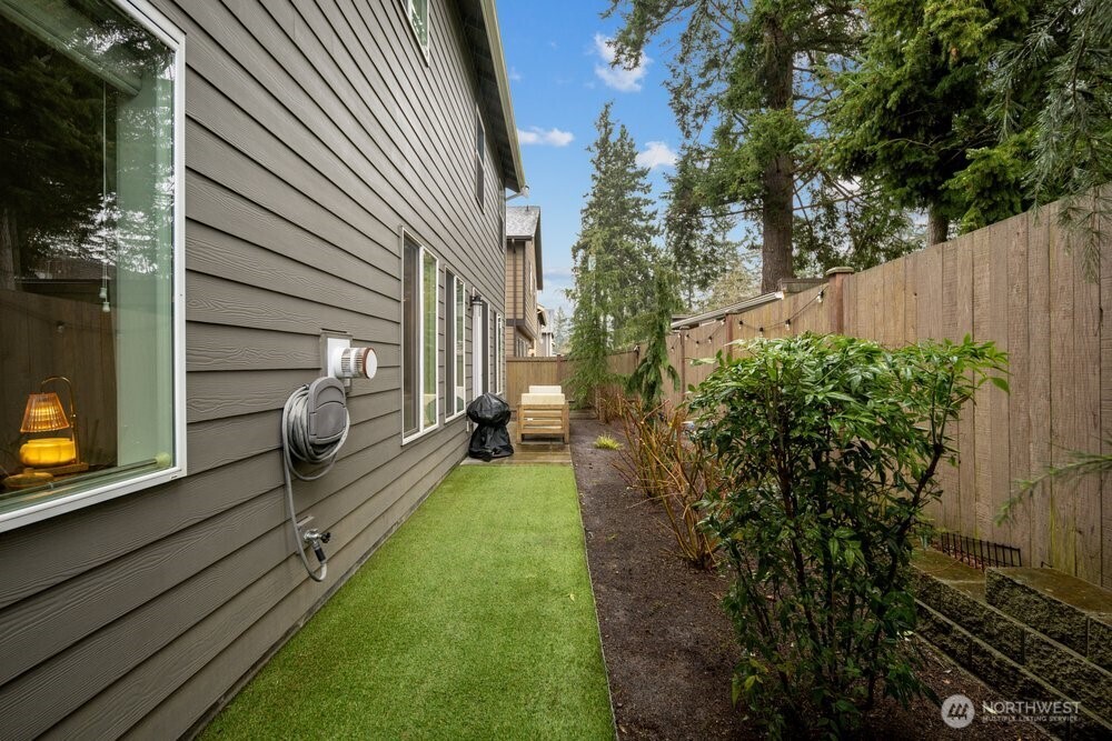8609 244th Street SW Unit: 11