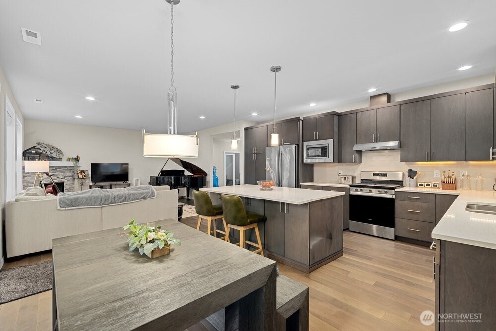 8609 244th Street SW Unit: 11