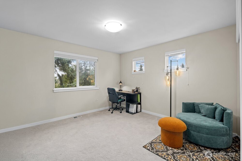 8609 244th Street SW Unit: 11