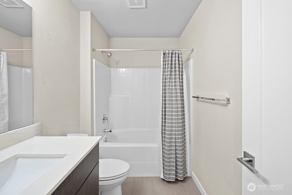 8609 244th Street SW Unit: 11