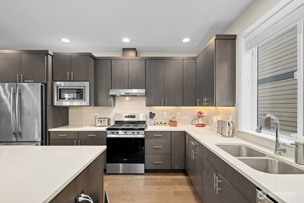 8609 244th Street SW Unit: 11