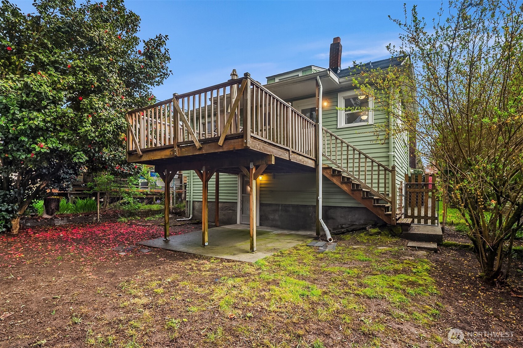 6813 17th Avenue NE