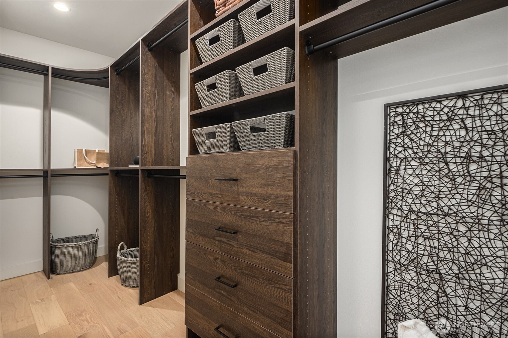 614 5th Avenue S Unit: C106